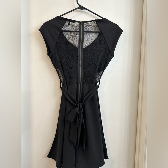 Max and Riley Black Mini Dress Size S - Picture 2 of 2